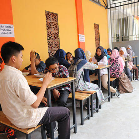 HEC Corner Kampung Inggris